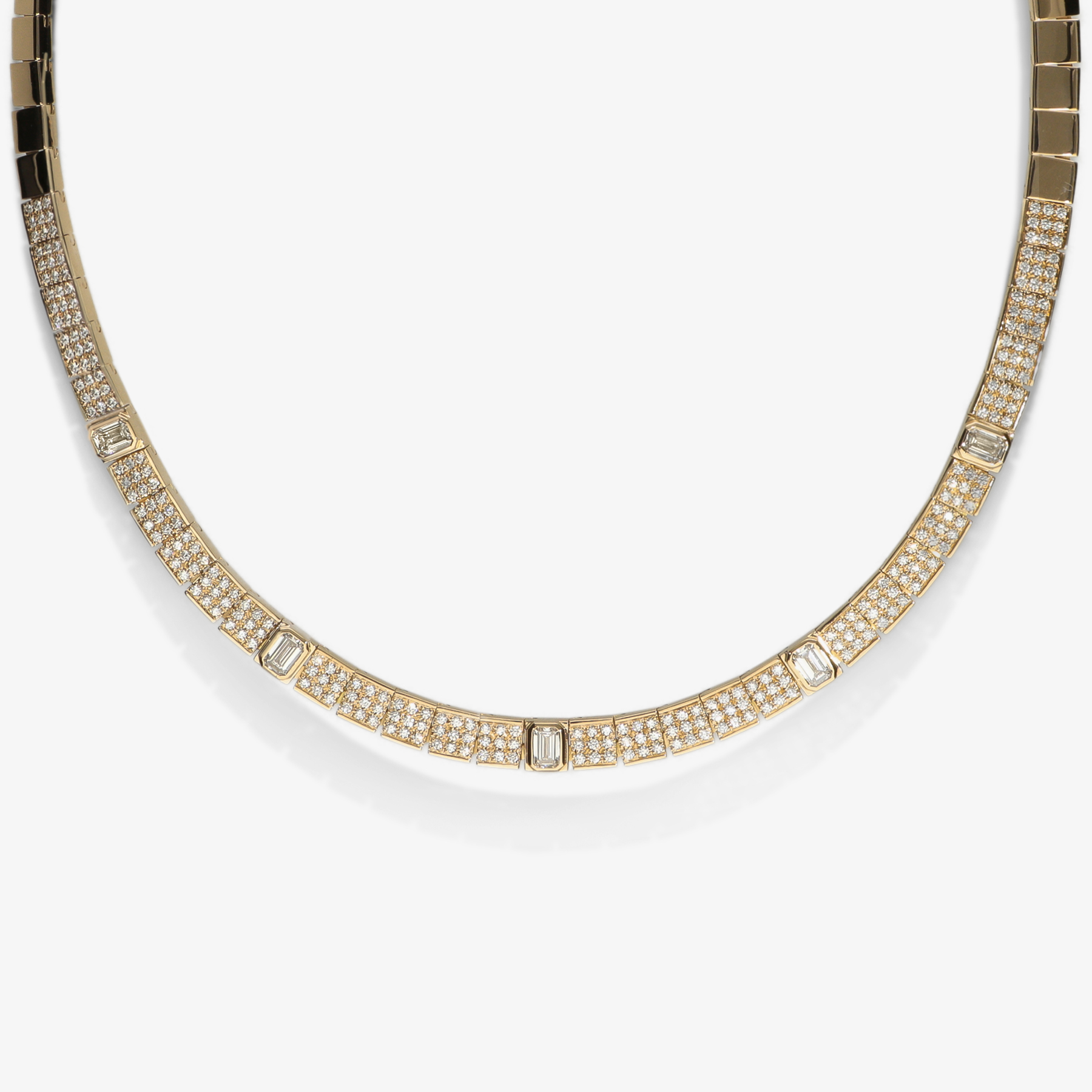 Collana Polo in oro giallo 18 carati con diamanti naturali taglio brillante e smeraldo