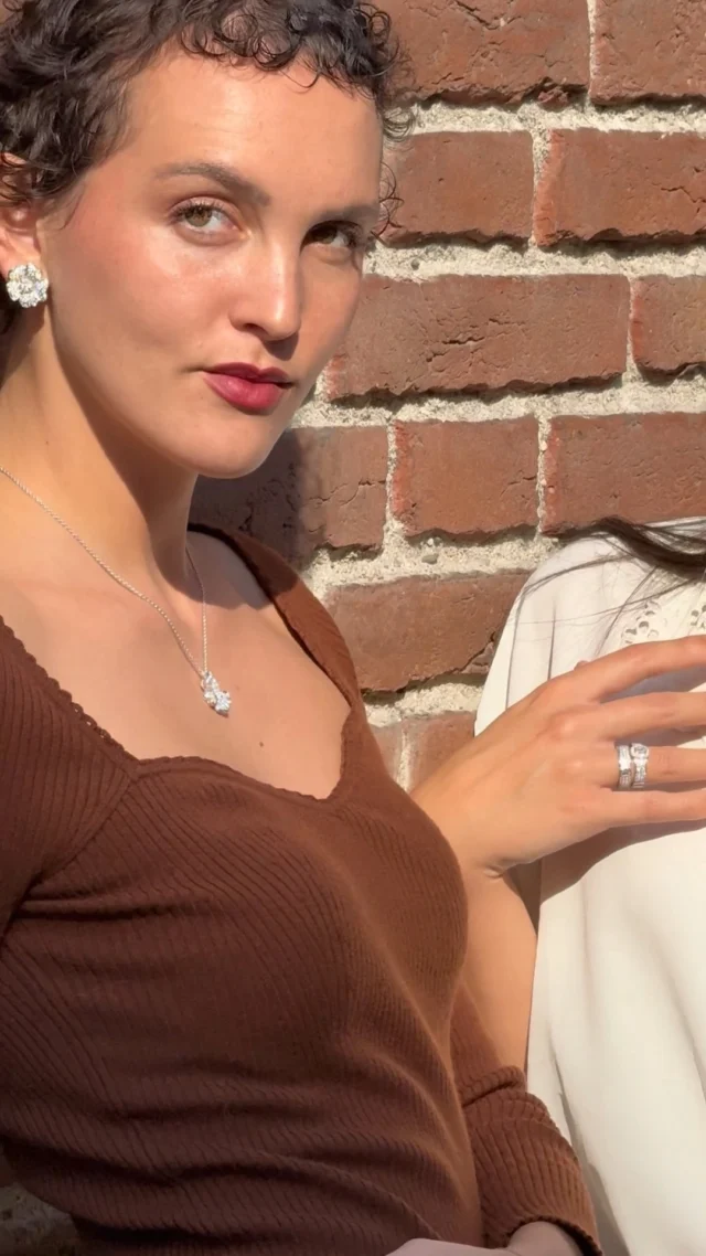 Chasing sunbeams and delicate details.Timeless Italian craftsmanship for the modern women.#leopizzo #italianfabrica #highjewelryhouseCollezione Flora 21790BMG-17480BG | Polo 29045B-29046B-29262B