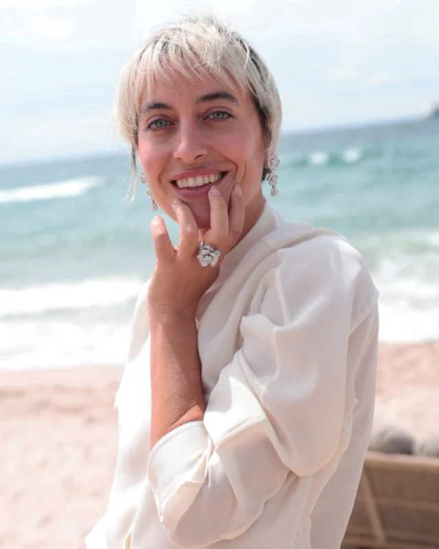 Stunning @lindamesserklinger wearing diamond Flora set on the shores of Cannes for a mission that goes far beyond the red carpet. 
The actress, known for her role as Isa Rocca in Paolo Sorrentino's La Grazia, gathered with 20 extraordinary women at #GirlsSupportGirls, a conversation about female solidarity, sisterhood, and the quiet power of showing up for one another.