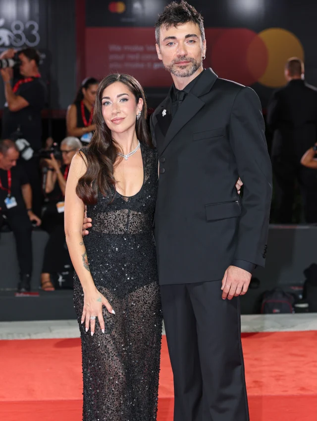 @elisademarco rocks the Venice red carpet in a total black look, illuminated by the Leo Pizzo diamond necklace and earrings.